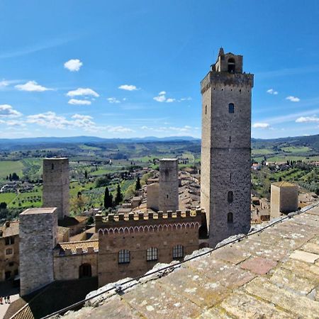 Torre Salvucci Maggiore Medieval Tower Experience San Gimignano Exterior photo