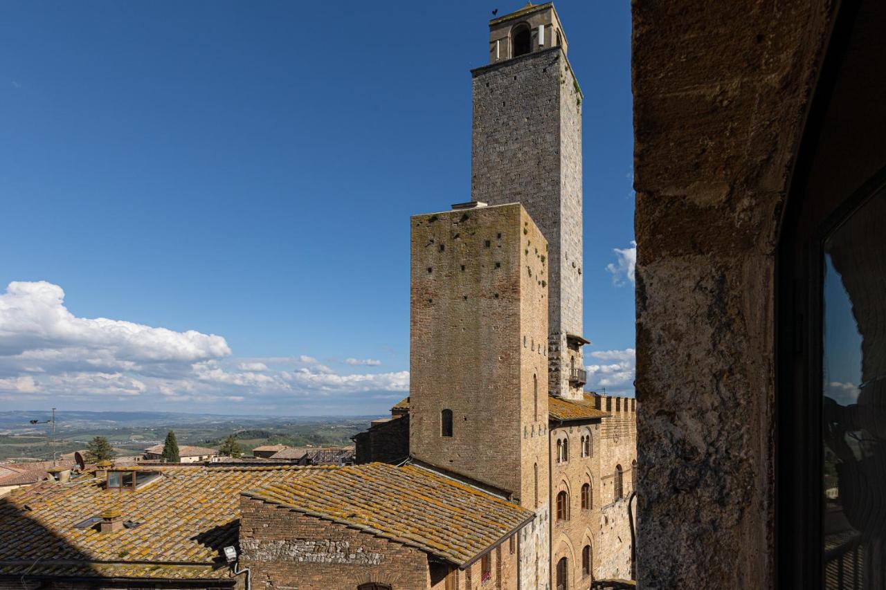 Torre Salvucci Maggiore Medieval Tower Experience San Gimignano Exterior photo