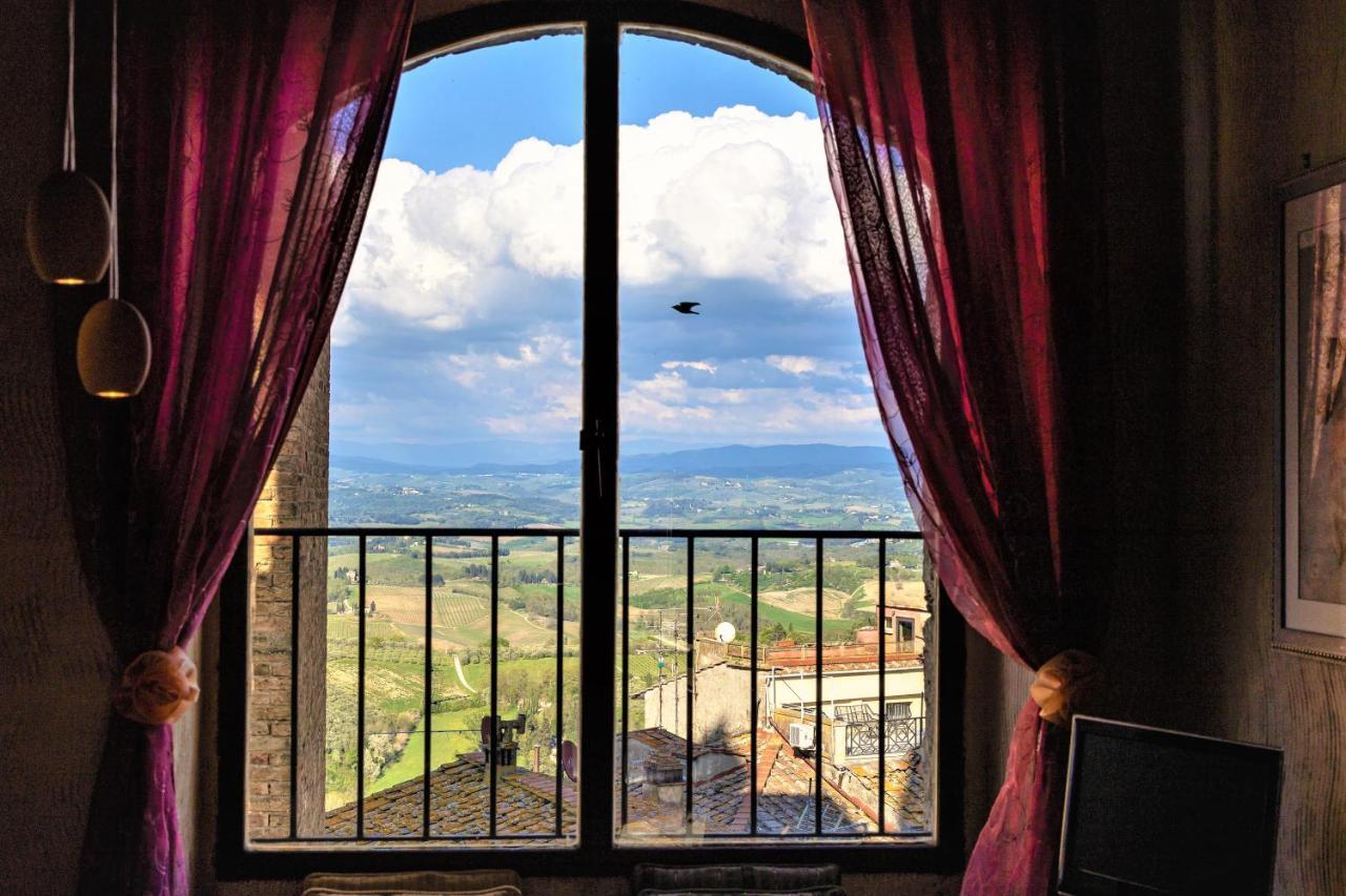 Torre Salvucci Maggiore Medieval Tower Experience San Gimignano Exterior photo