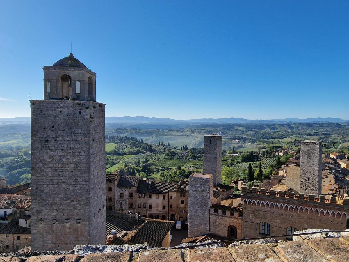 Torre Salvucci Maggiore Medieval Tower Experience San Gimignano Exterior photo